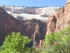 Witte rotsen boven rood in Zion NP